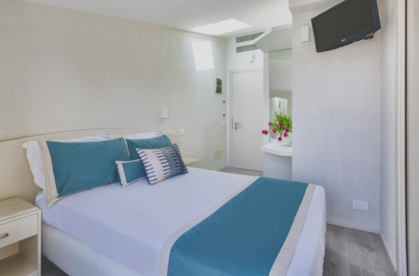 Novecento Suite Hotel Riccione Extérieur photo