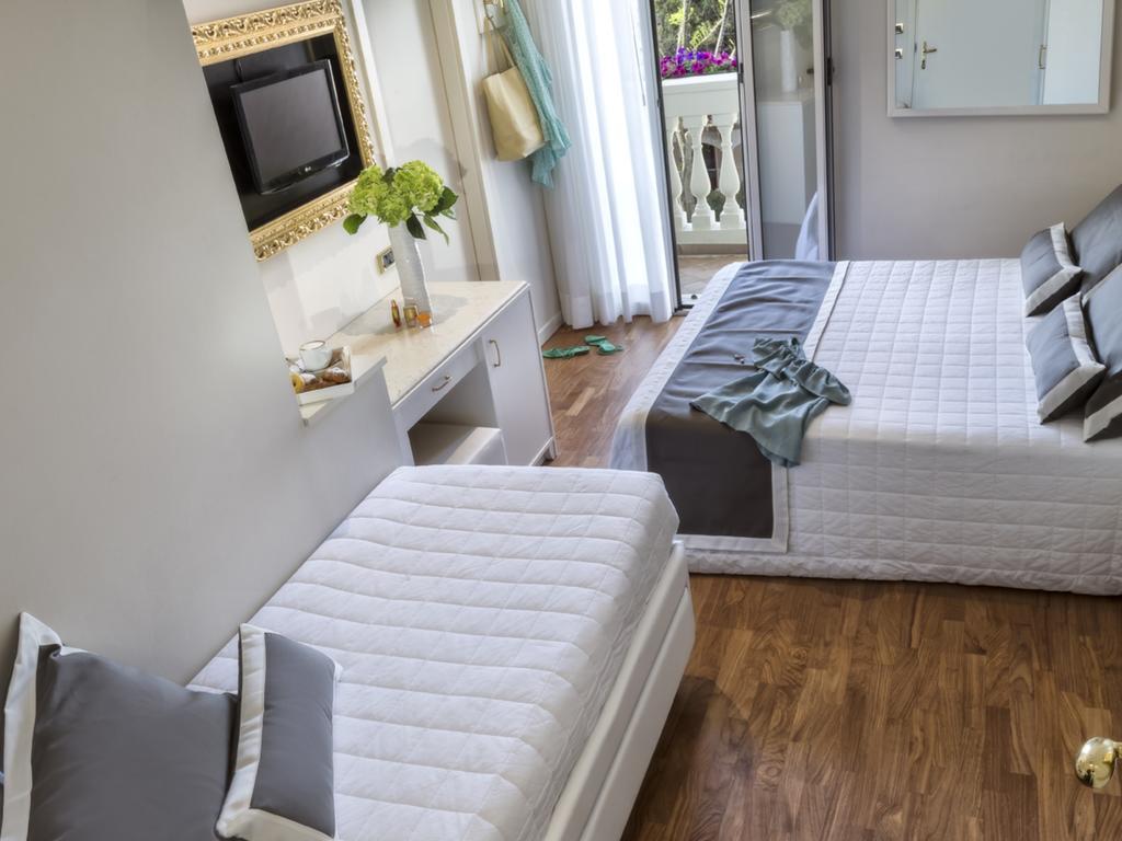 Novecento Suite Hotel Riccione Extérieur photo