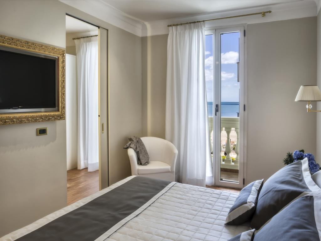 Novecento Suite Hotel Riccione Extérieur photo