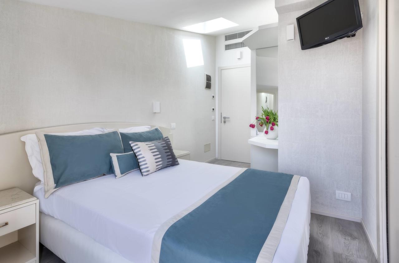 Novecento Suite Hotel Riccione Extérieur photo