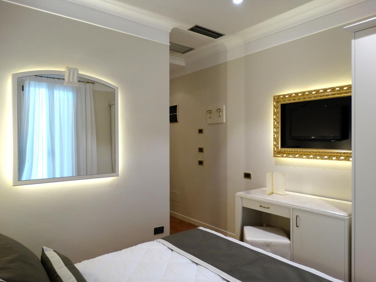 Novecento Suite Hotel Riccione Extérieur photo