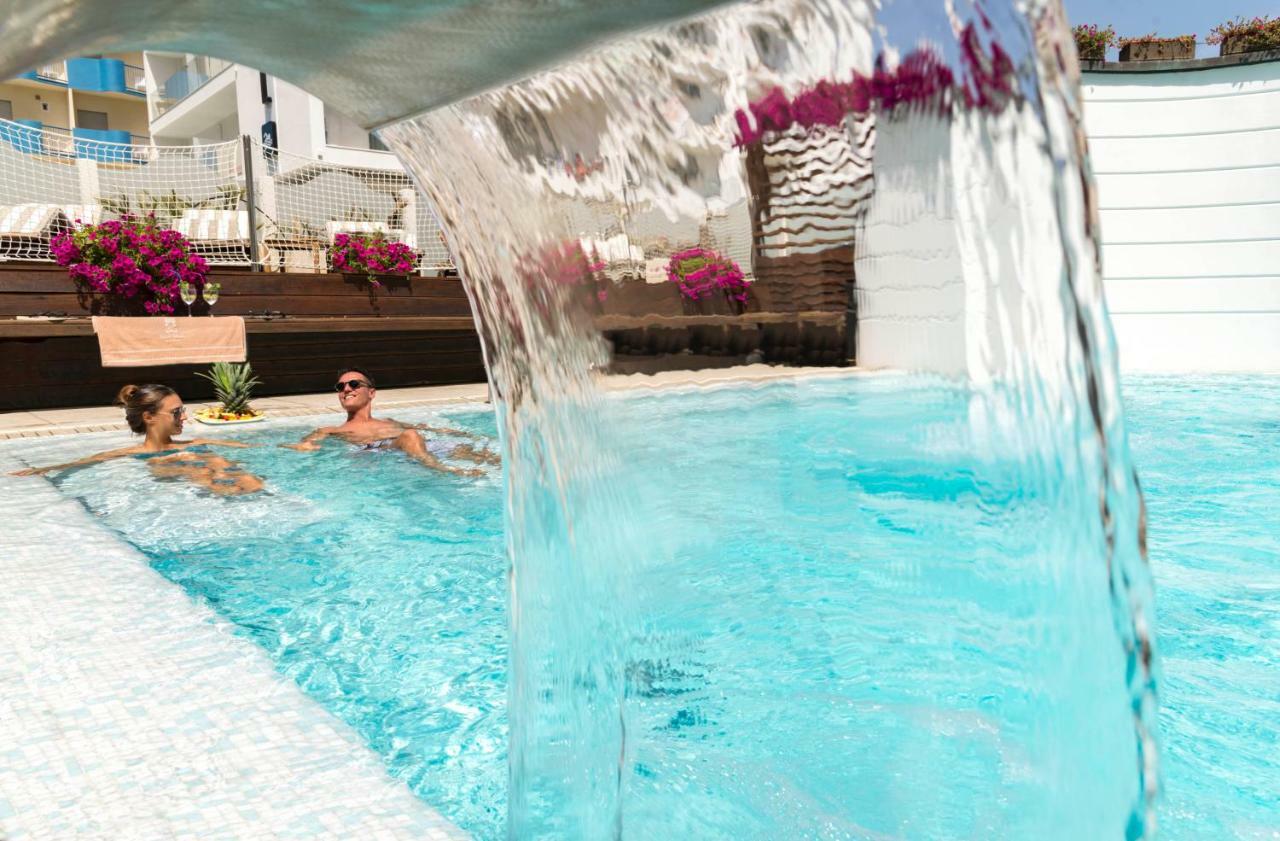 Novecento Suite Hotel Riccione Extérieur photo